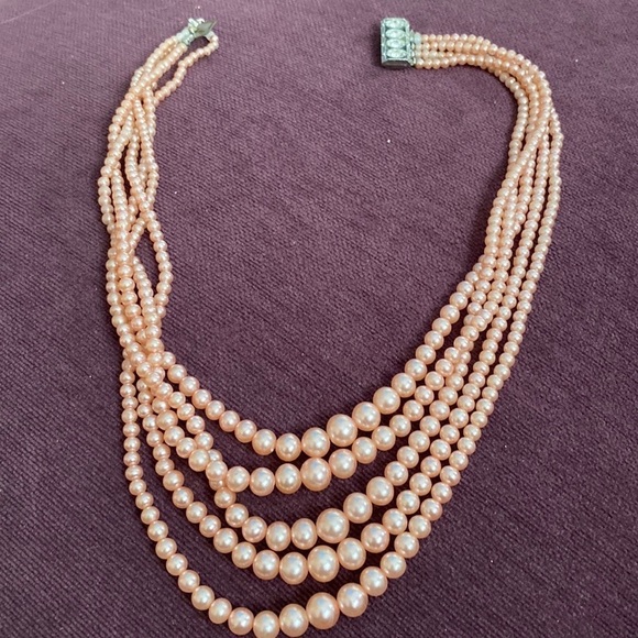 Antique over 80 years, old, pink, five strand pearls with rhinestones clip. - Picture 13 of 13